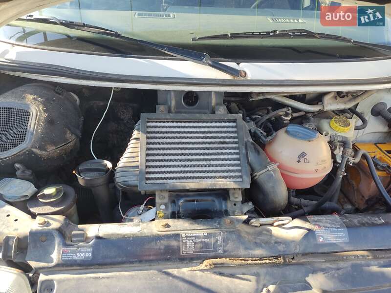 Минивэн Volkswagen Transporter 2002 в Захарьевке