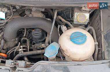 Минивэн Volkswagen Transporter 2011 в 
