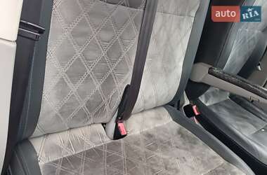 Минивэн Volkswagen Transporter 2011 в 