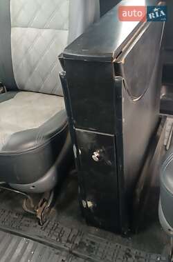 Минивэн Volkswagen Transporter 2011 в 