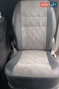Минивэн Volkswagen Transporter 2011 в 
