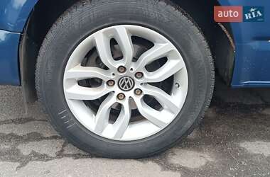 Минивэн Volkswagen Transporter 2011 в 