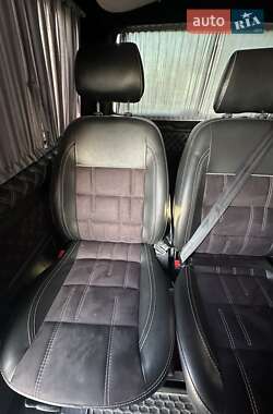 Минивэн Volkswagen Transporter 2017 в 