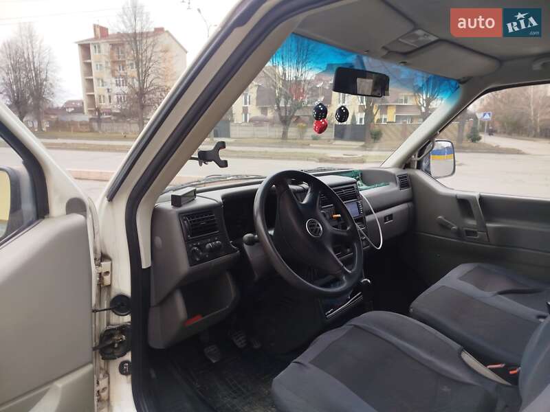 Минивэн Volkswagen Transporter 2000 в Луцке