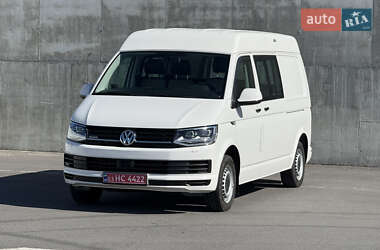 Вантажний фургон Volkswagen Transporter 2017 в Тячеві