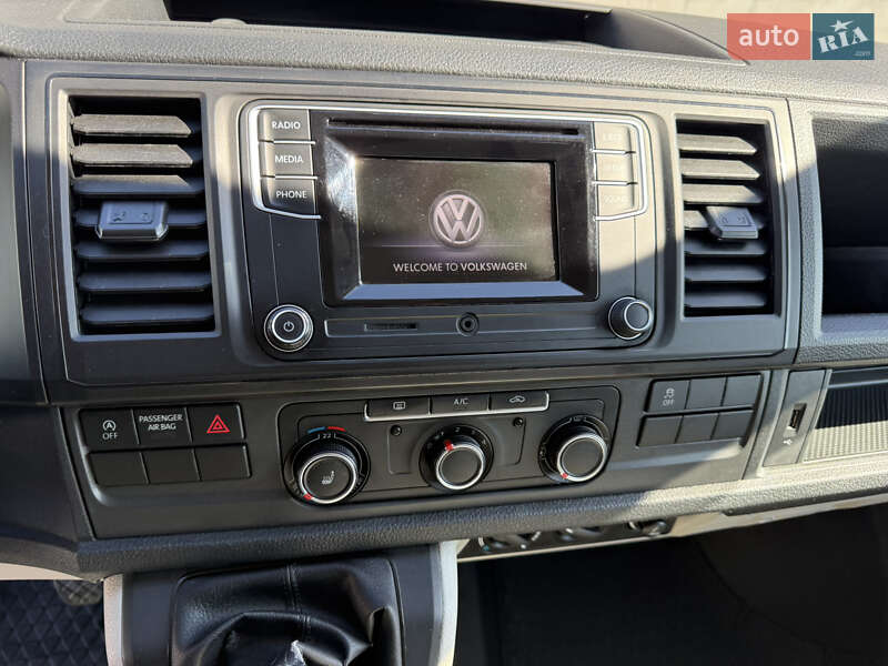 Грузовой фургон Volkswagen Transporter 2017 в Тячеве