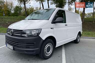 Грузовой фургон Volkswagen Transporter 2017 в 