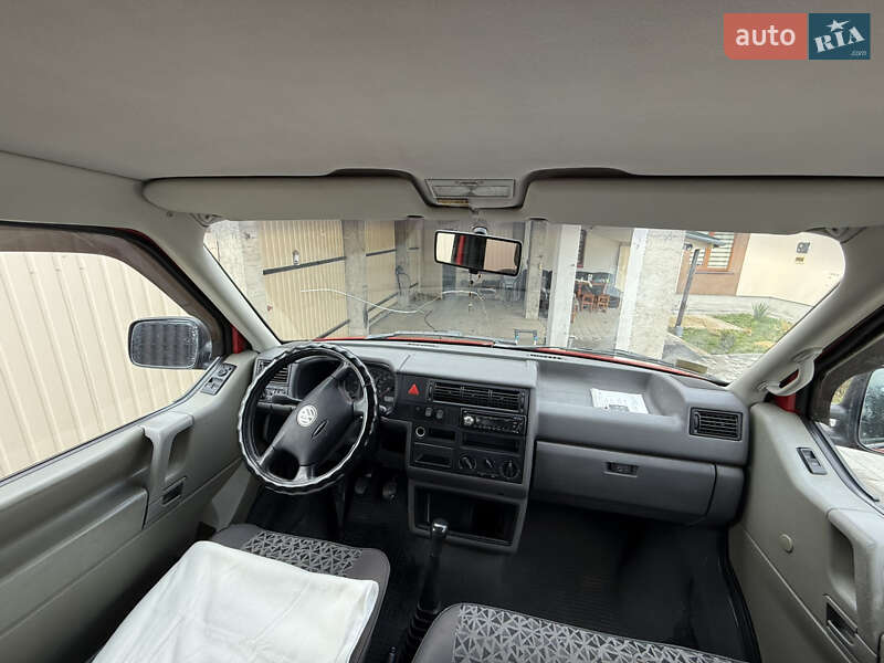 Мінівен Volkswagen Transporter 2003 в Делятині