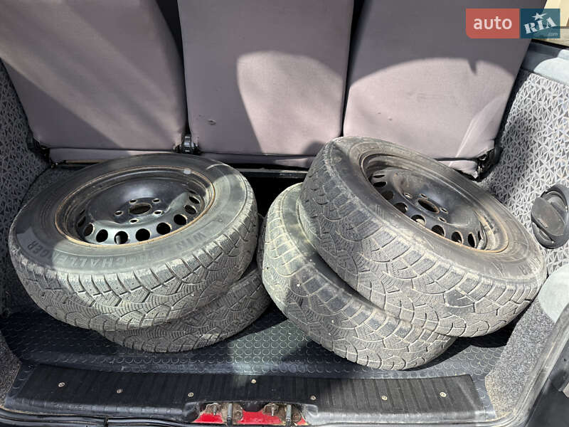 Мінівен Volkswagen Transporter 2003 в Делятині