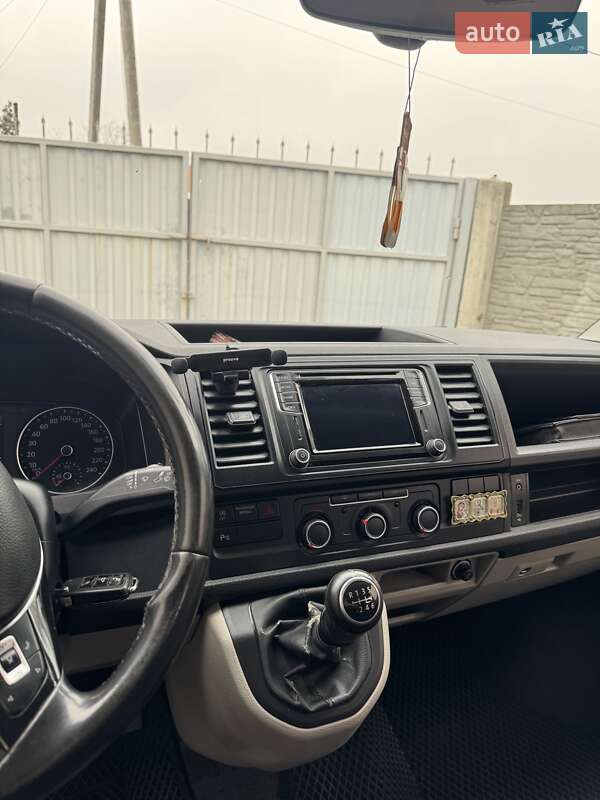 Минивэн Volkswagen Transporter 2015 в Полтаве