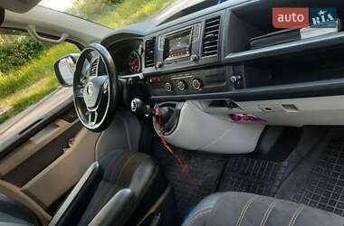 Минивэн Volkswagen Transporter 2016 в 