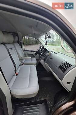 Минивэн Volkswagen Transporter 2013 в 