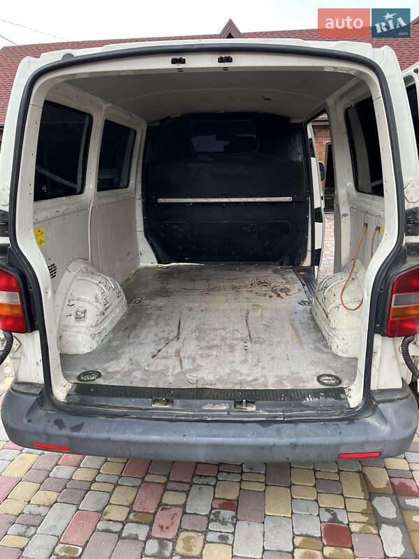 Грузовой фургон Volkswagen Transporter 2007 в Днепре