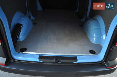 Грузовой фургон Volkswagen Transporter 2021 в 