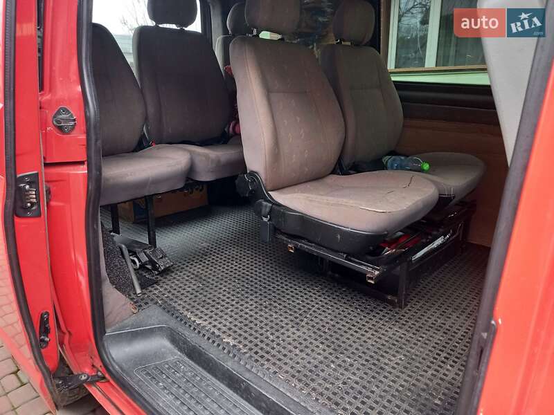 Мінівен Volkswagen Transporter 2007 в Хирові