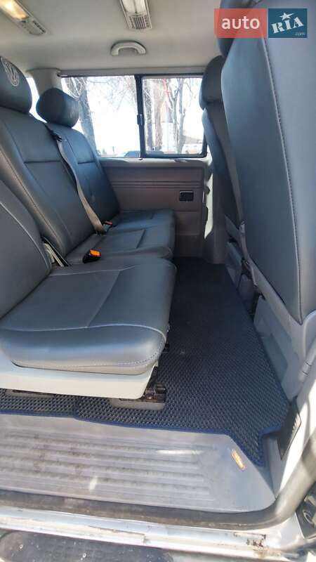 Минивэн Volkswagen Transporter 2006 в Дубровице фото 13 Минивэн Volkswagen Transporter 2006 в Дубровице