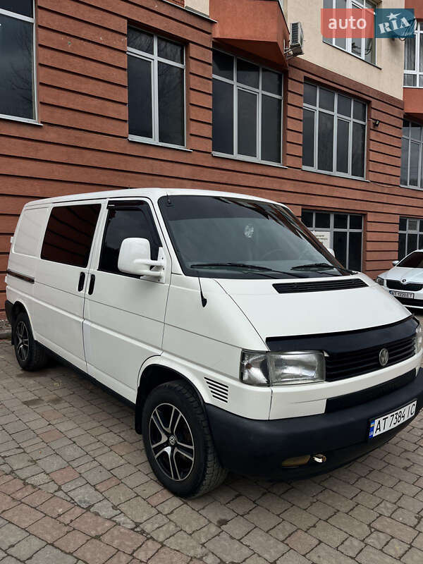 Минивэн Volkswagen Transporter 2000 в 