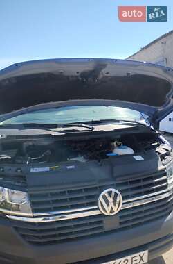 Минивэн Volkswagen Transporter 2019 в 