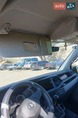 Минивэн Volkswagen Transporter 2019 в 