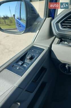 Минивэн Volkswagen Transporter 2019 в 