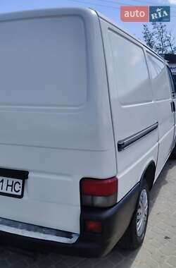 Вантажний фургон Volkswagen Transporter 2003 в 