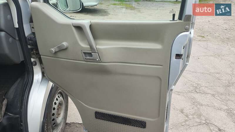 Мінівен Volkswagen Transporter 2003 в Кам'янському