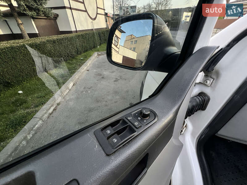 Минивэн Volkswagen Transporter 2010 в Могилев-Подольске