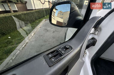 Минивэн Volkswagen Transporter 2010 в 