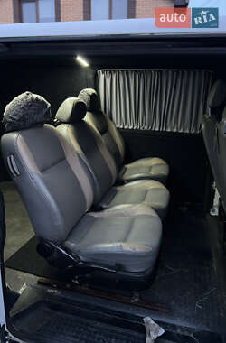 Минивэн Volkswagen Transporter 2010 в 