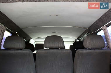 Мінівен Volkswagen Transporter 2000 в 