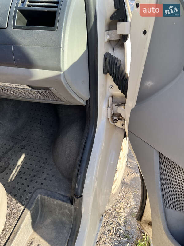 Грузовой фургон Volkswagen Transporter 2006 в Подольске