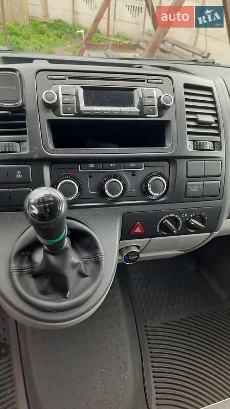 Минивэн Volkswagen Transporter 2015 в Рожище