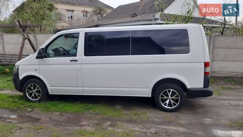 Минивэн Volkswagen Transporter 2015 в Рожище