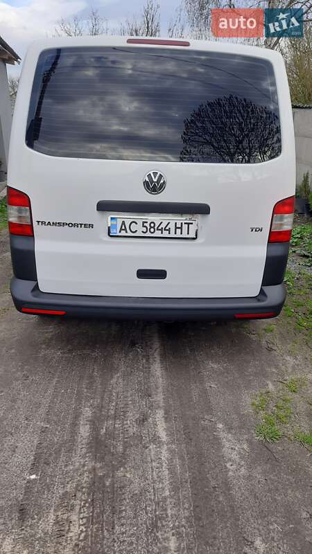 Минивэн Volkswagen Transporter 2015 в Рожище