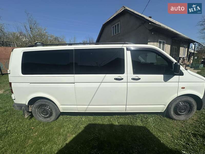 Минивэн Volkswagen Transporter 2006 в Хотине