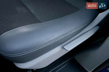 Мінівен Volkswagen Transporter 2012 в 