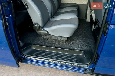 Мінівен Volkswagen Transporter 2012 в 