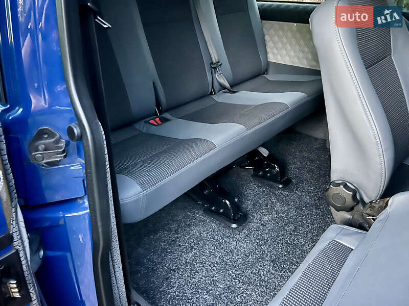 Минивэн Volkswagen Transporter 2012 в Киеве