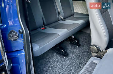 Мінівен Volkswagen Transporter 2012 в 