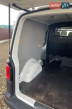 Минивэн Volkswagen Transporter 2017 в 