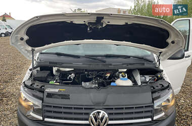 Минивэн Volkswagen Transporter 2017 в 