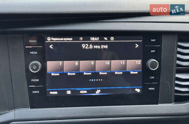 Вантажний фургон Volkswagen Transporter 2021 в 