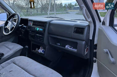 Минивэн Volkswagen Transporter 2000 в 