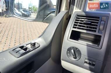 Грузовой фургон Volkswagen Transporter 2011 в 