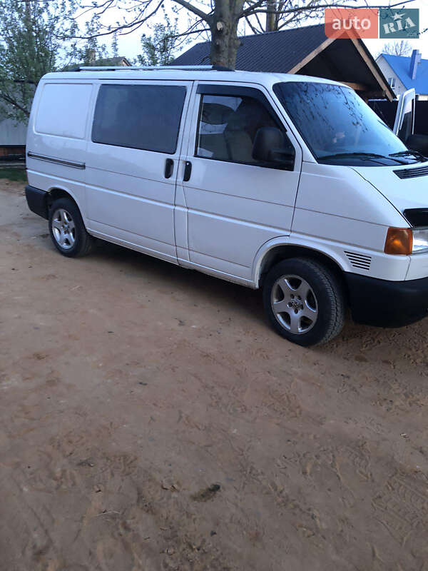 Минивэн Volkswagen Transporter 2000 в Камне-Каширском