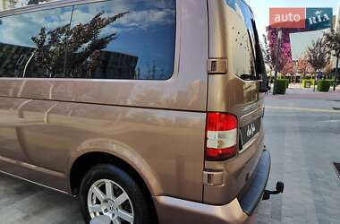 Минивэн Volkswagen Transporter 2010 в 