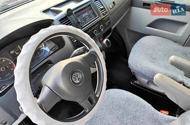 Минивэн Volkswagen Transporter 2010 в 