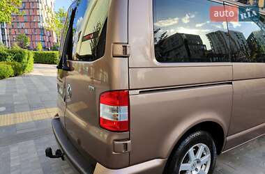Минивэн Volkswagen Transporter 2010 в 