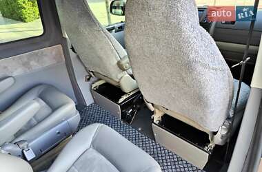 Минивэн Volkswagen Transporter 2010 в 