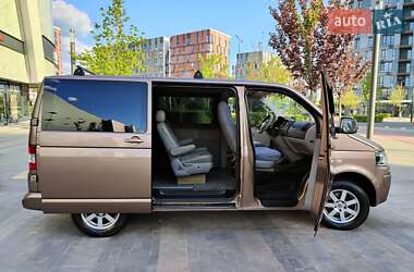 Минивэн Volkswagen Transporter 2010 в 